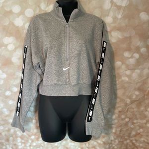 Women’s Nike Sweatshirt